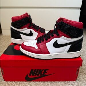 Wmns Air Jordan 1 Retro High OG Satin Red